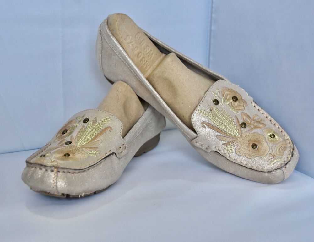 BareTraps Soft Gold Leather Floral Embroidered OTELLA Slip On Loafers Size 8.5M